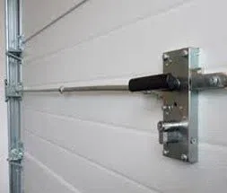 Golden Locksmith Services Brookeville, MD 301-327-0574 - 9-Garage-Door-Locks